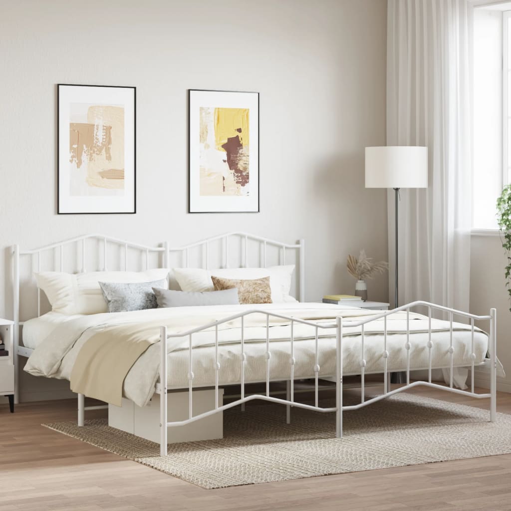 Sengeramme i metall med hode- og fotgavl hvit 200x200 cm