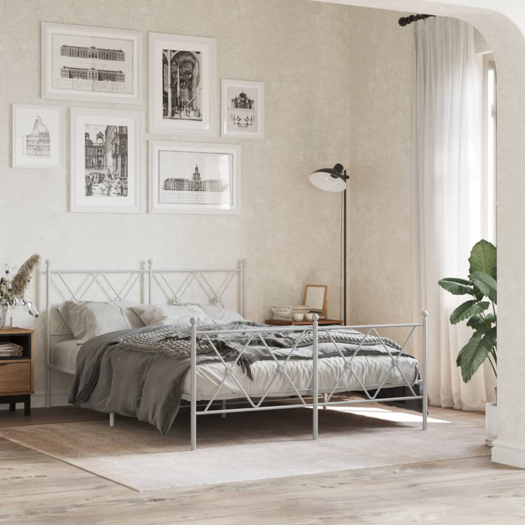 Sengeramme i metall med hode- og fotgavl hvit 140x190 cm