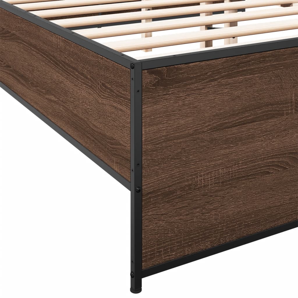 Sengeramme brun eik 140x190 cm konstruert tre og metall