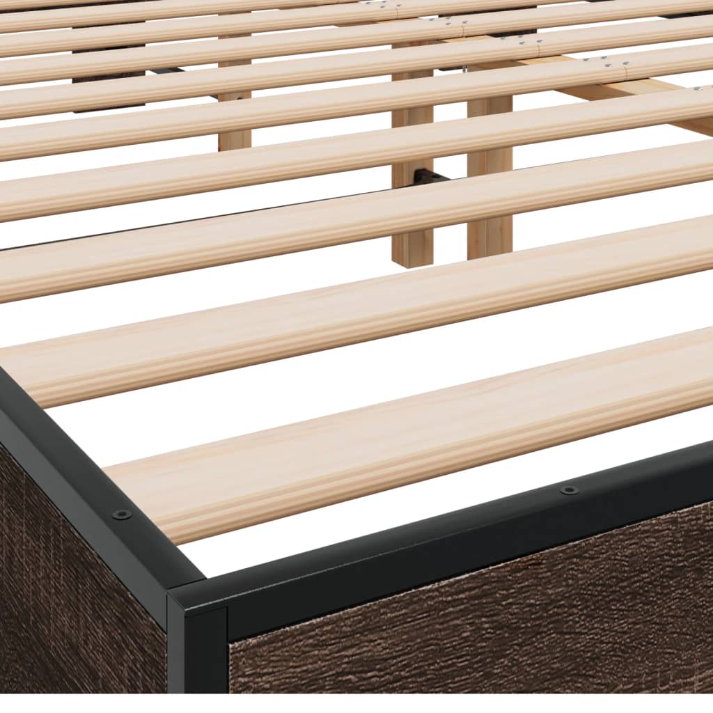 Sengeramme brun eik 150x200 cm konstruert tre og metall