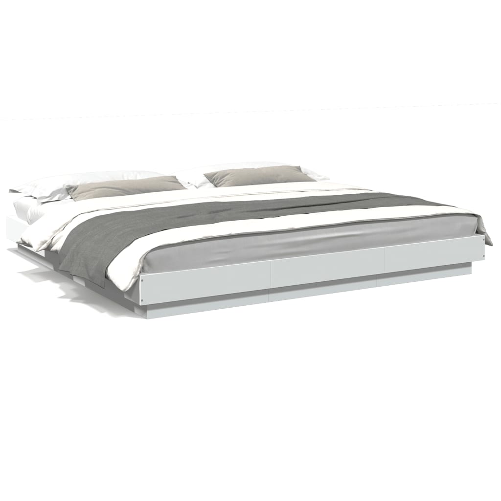 Sengeramme med LED-lys hvit 200x200 cm konstruert tre