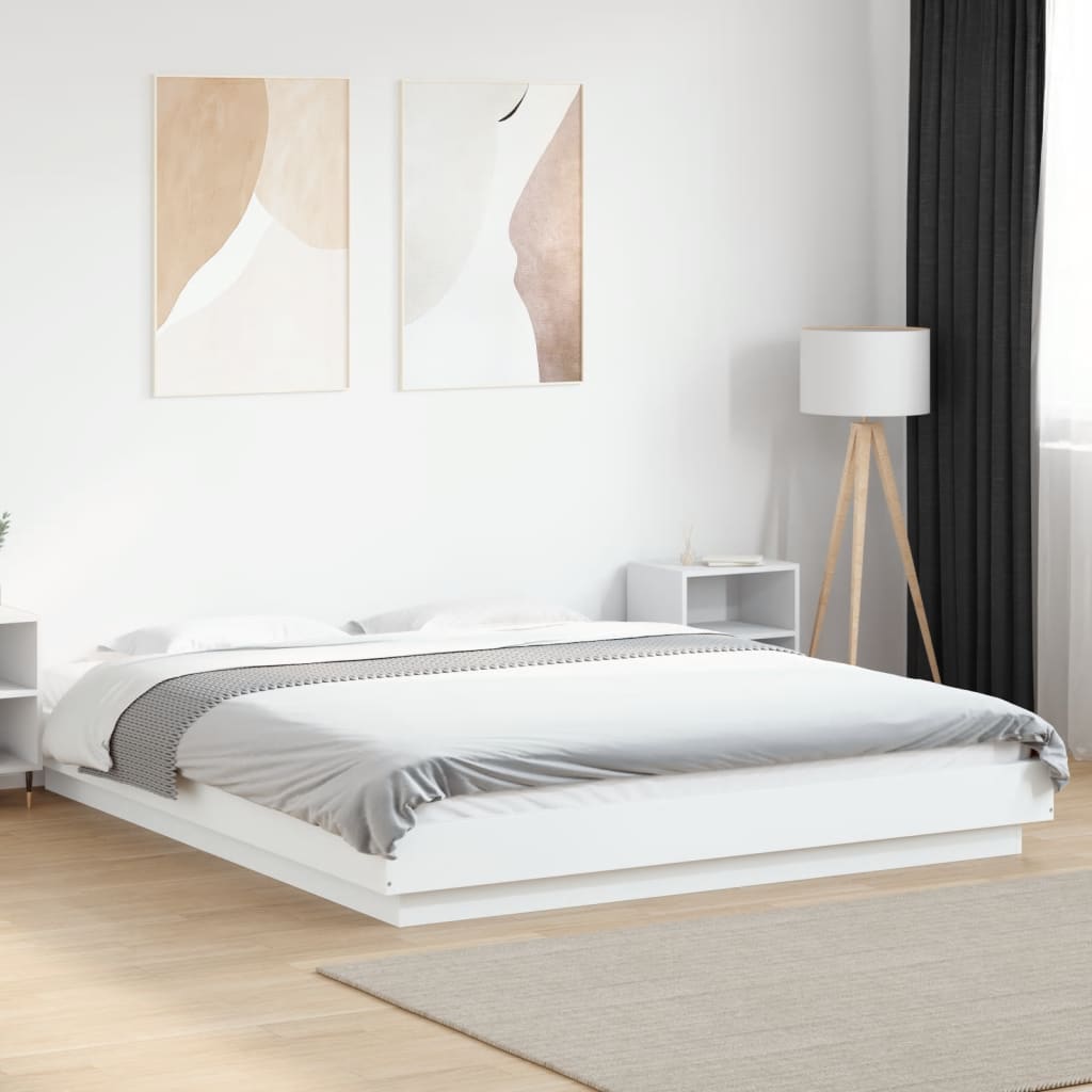 Sengeramme med LED-lys hvit 160x200 cm konstruert tre
