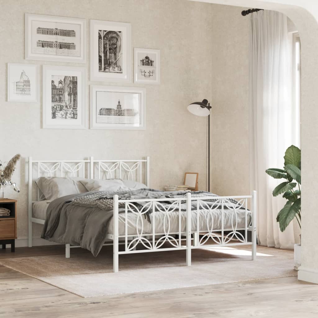 Sengeramme i metall med hode- og fotgavl hvit 140x200 cm