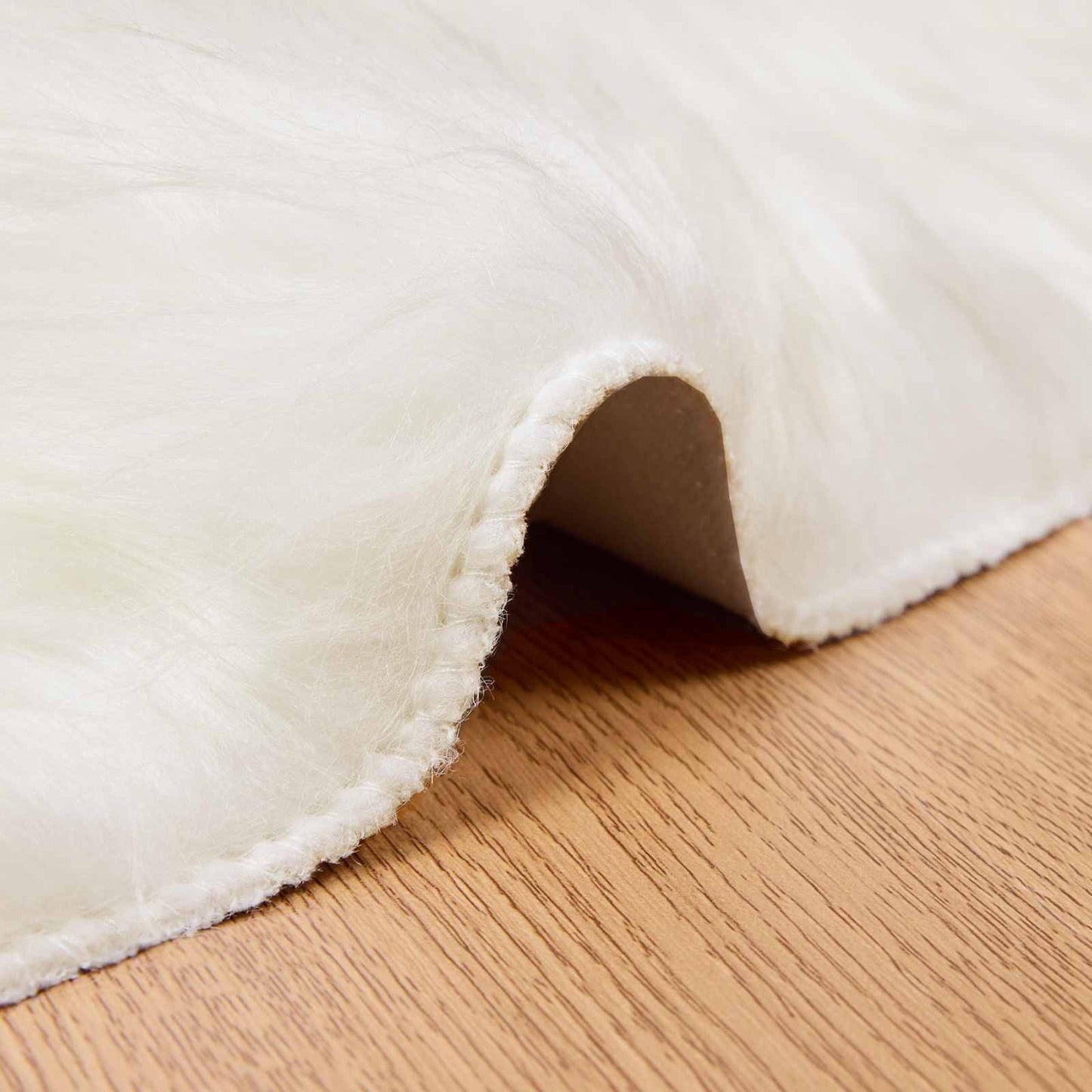 Fusk saueskinnteppe TAFALLA Hvit Ø 80 cm Polyester