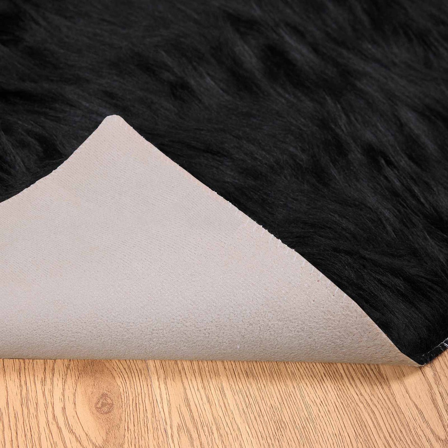 Fusk saueskinnteppe TAFALLA Svart 160 x 160 cm Polyester