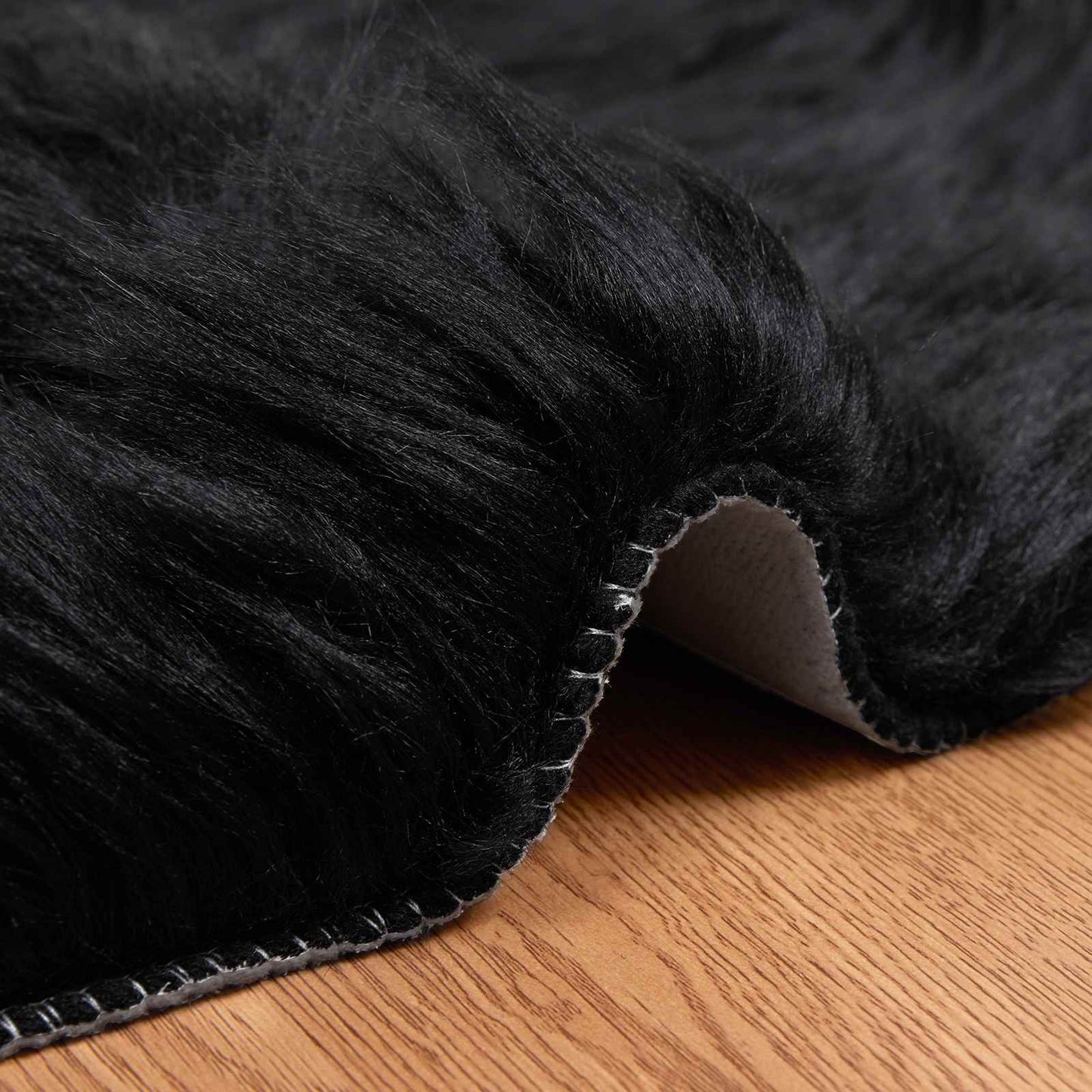 Fusk saueskinnteppe TAFALLA Svart 80 x 120 cm Polyester