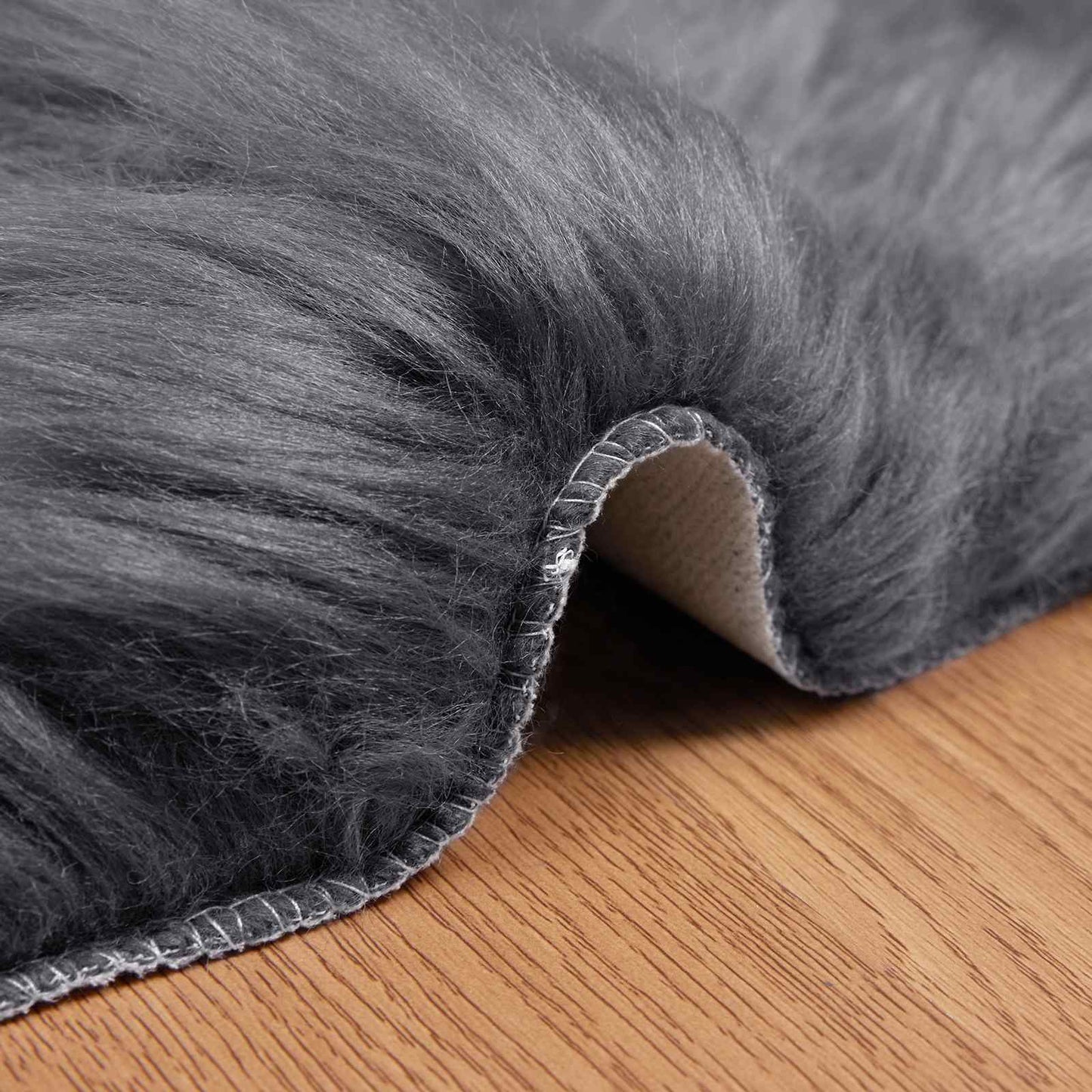Fusk saueskinnteppe TAFALLA Antrasitt 60 x 90 cm Polyester