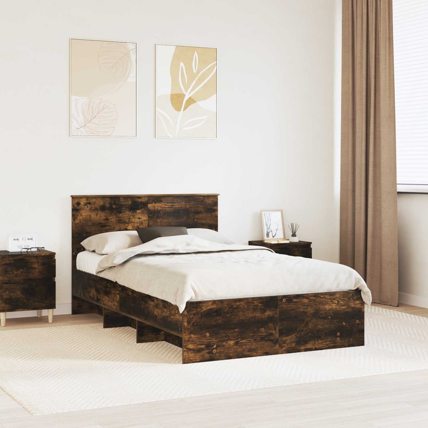 Sengestamme med hodegjerde Røkt eik 137 x 203 cm Konstruert tre