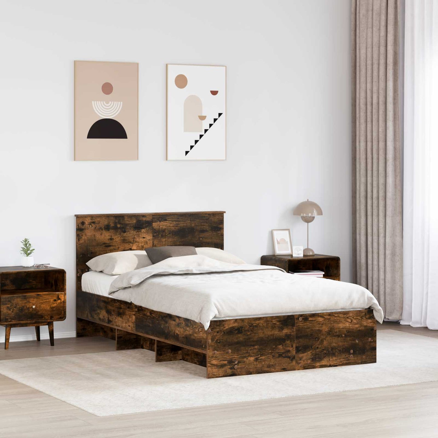 Sengestamme med hodegjerde Røkt eik 137 x 203 cm Konstruert tre