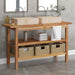 Baderomshylle med kremhvite marmorvasker heltre teak