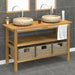 Baderomshylle med kremhvite marmorvasker heltre teak