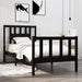 Sengeramme svart heltre 75x190 cm Small Single