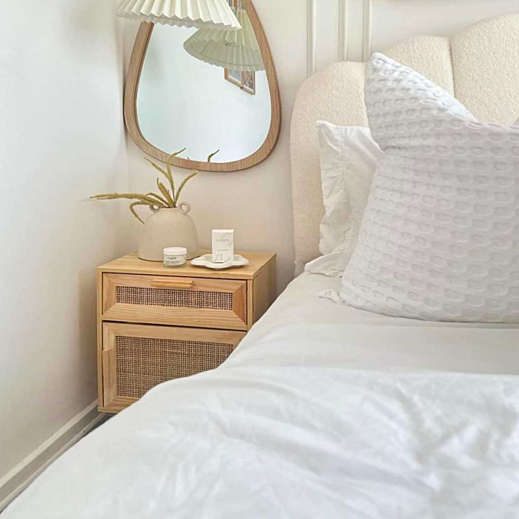 Nattbord 2 stk brun heltre furu og naturrotting