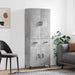 Highboard betonggrå 69,5x34x180 cm konstruert tre