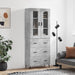 Highboard betonggrå 69,5x34x180 cm konstruert tre