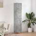 Highboard betonggrå 34,5x34x180 cm konstruert tre