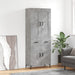 Highboard betonggrå 69,5x34x180 cm konstruert tre