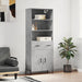 Highboard betonggrå 69,5x34x180 cm konstruert tre