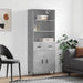 Highboard betonggrå 69,5x34x180 cm konstruert tre