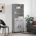 Highboard betonggrå 69,5x34x180 cm konstruert tre