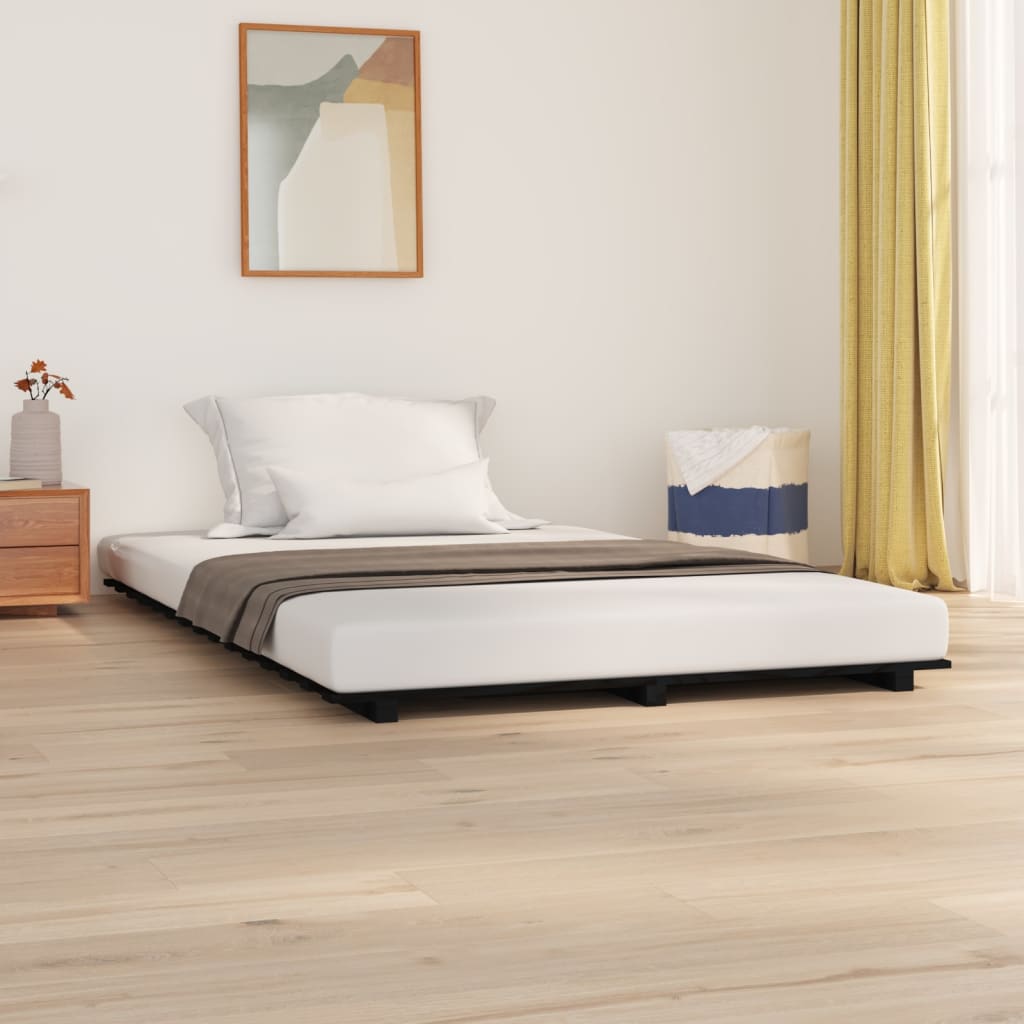 Sengeramme svart 140x190 cm heltre furu