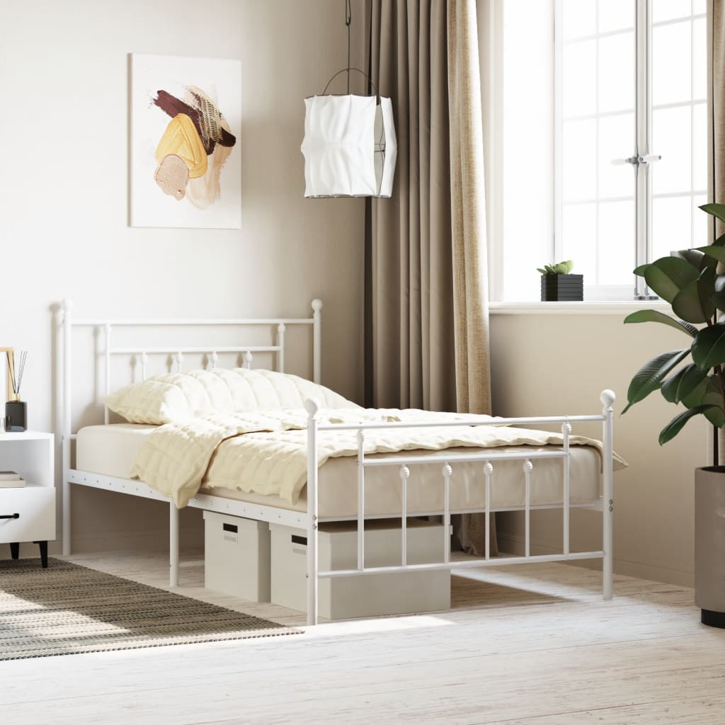 Sengeramme i metall med hode- og fotgavl hvit 100x200 cm