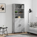 Highboard betonggrå 69,5x34x180 cm konstruert tre