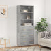 Highboard betonggrå 69,5x34x180 cm konstruert tre