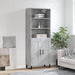 Highboard betonggrå 69,5x34x180 cm konstruert tre