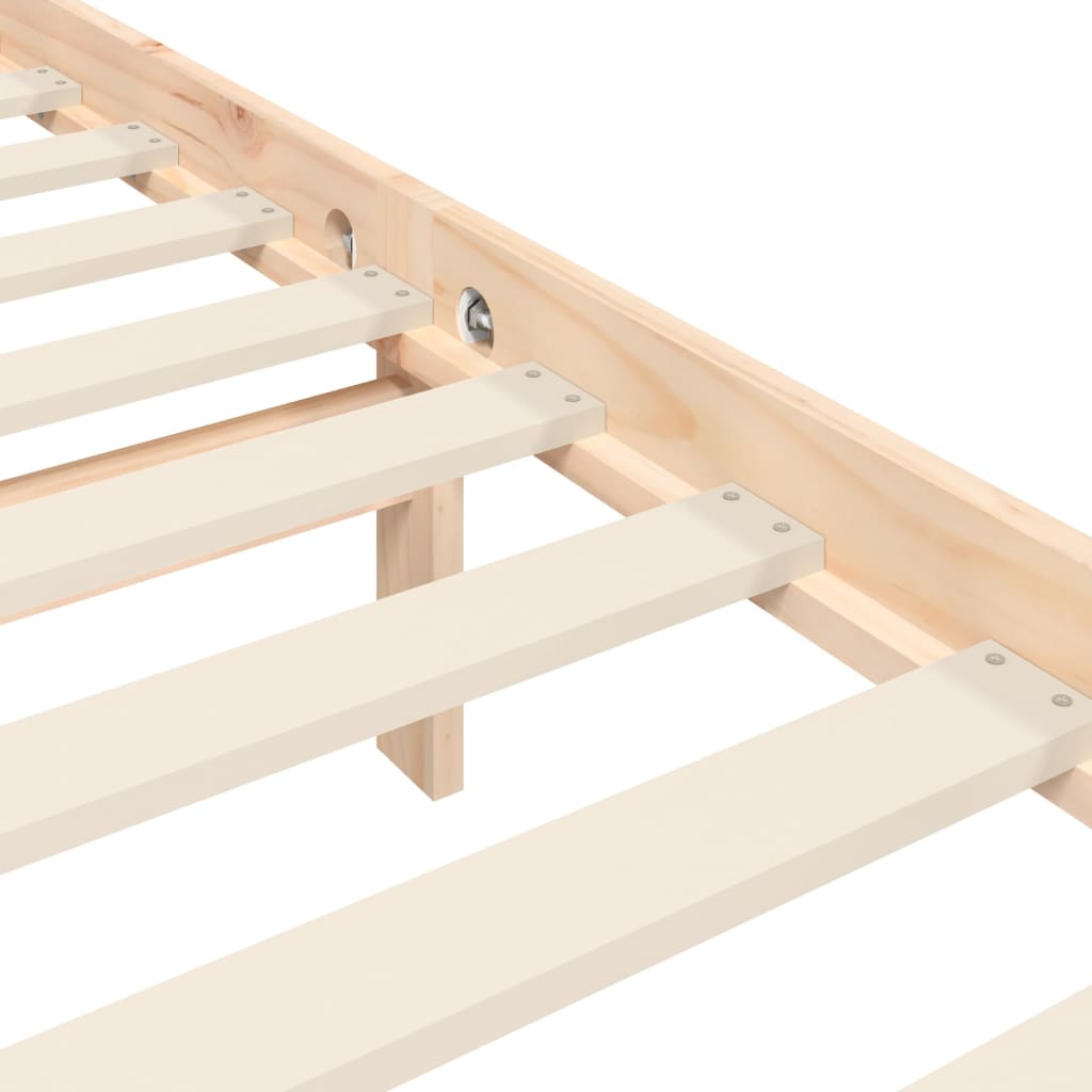 Sengeramme med madrass 200x200 cm heltre furu
