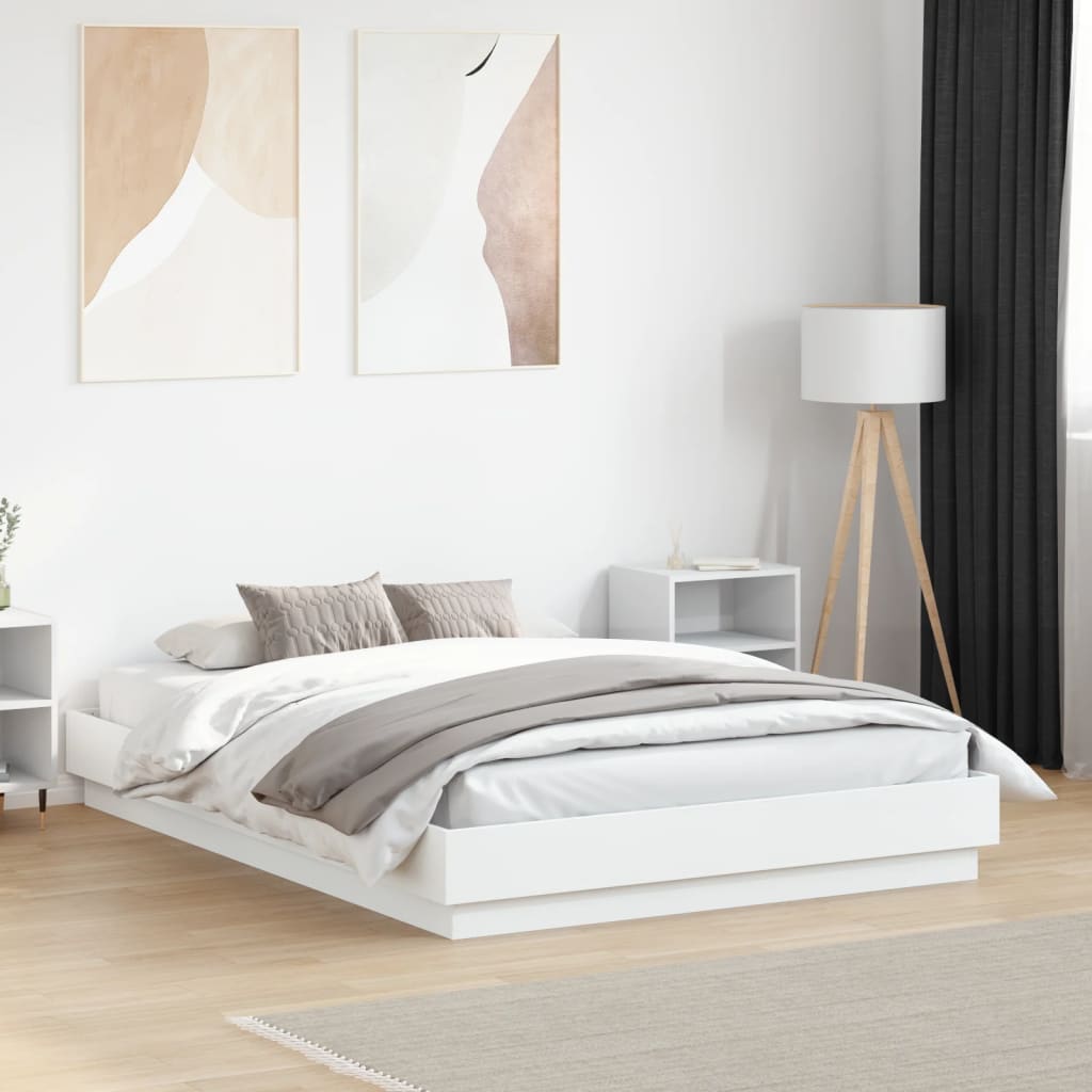 Sengeramme hvit 140x190 cm konstruert tre
