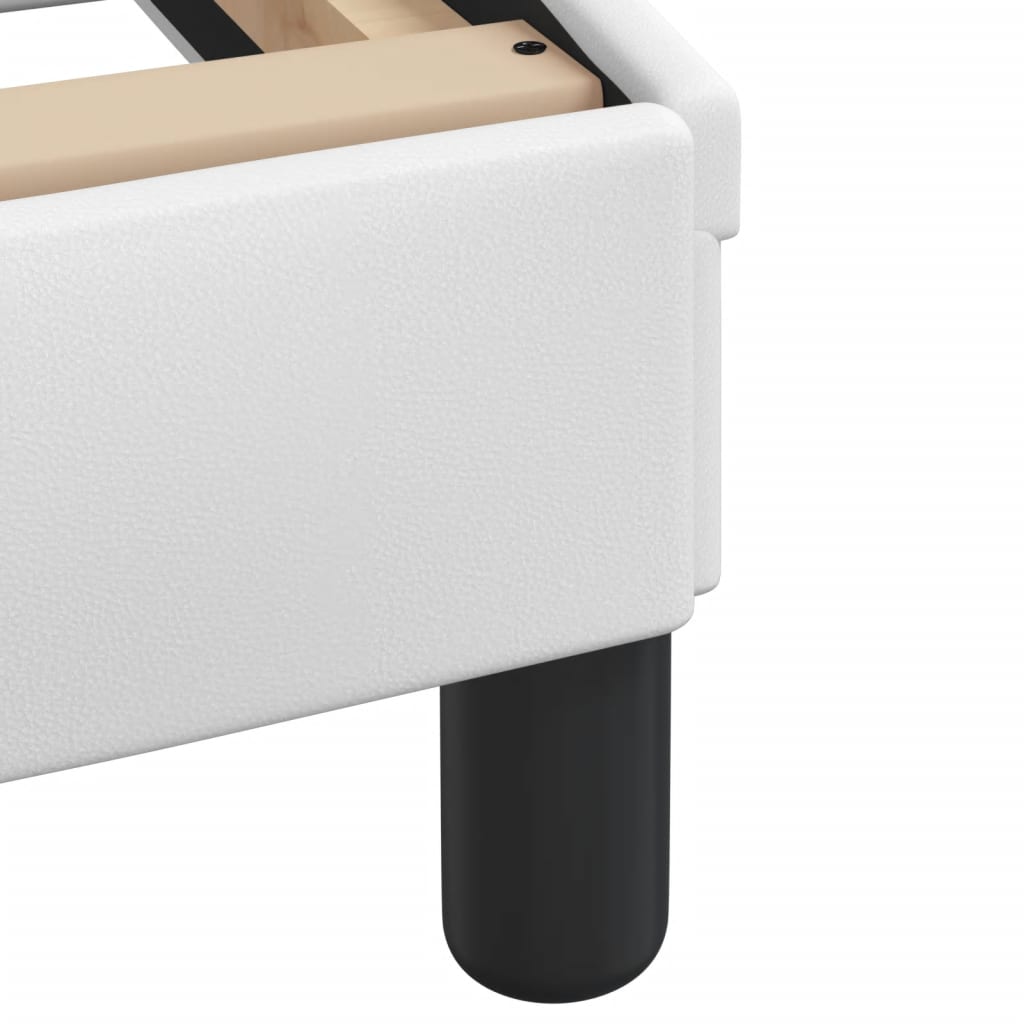 Sengeramme uten madrass Zadar hvit 140x200 cm kunstlær