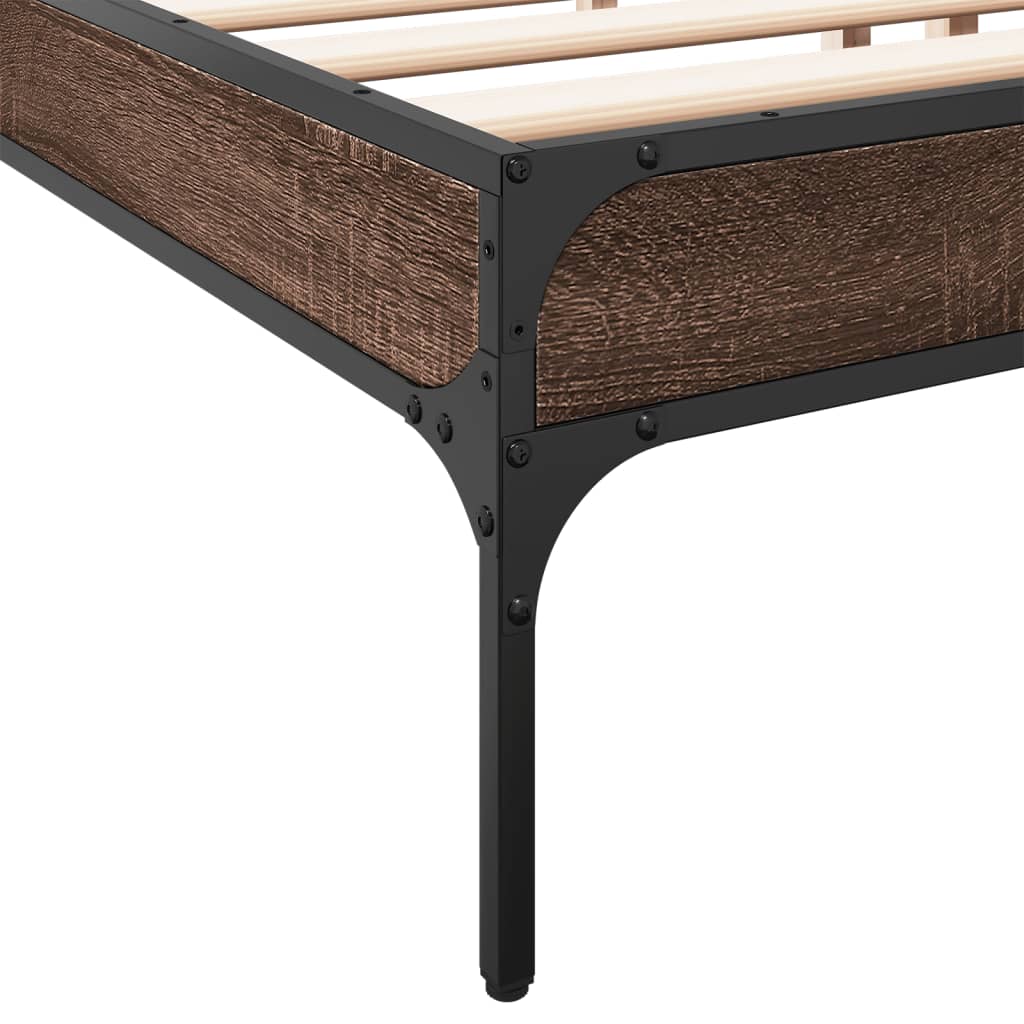 Sengeramme brun eik 200x200 cm konstruert tre og metall