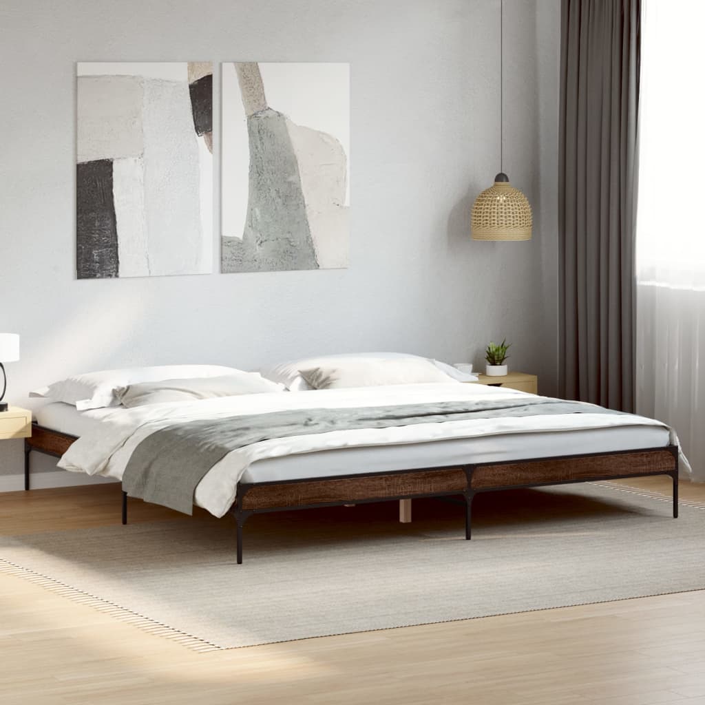 Sengeramme brun eik 200x200 cm konstruert tre og metall