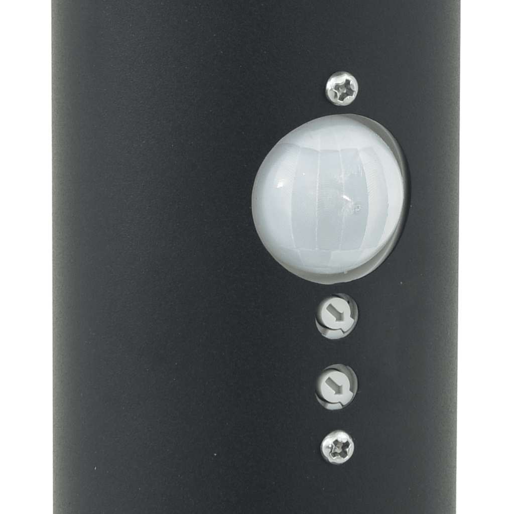 Pullertlampe med sensor og stikkontakt 80 cm svart IP44