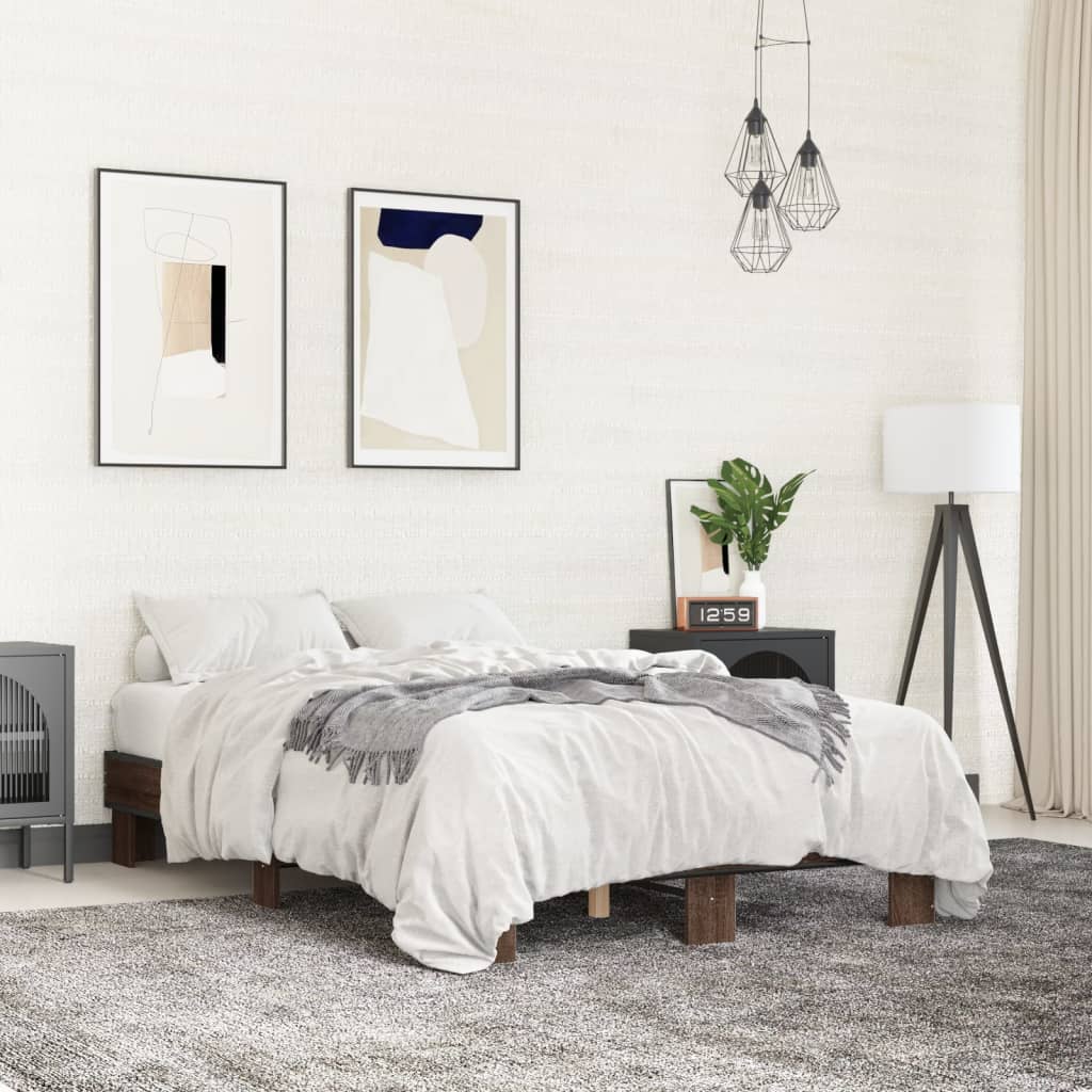 Sengeramme brun eik 140x200 cm konstruert tre og metall