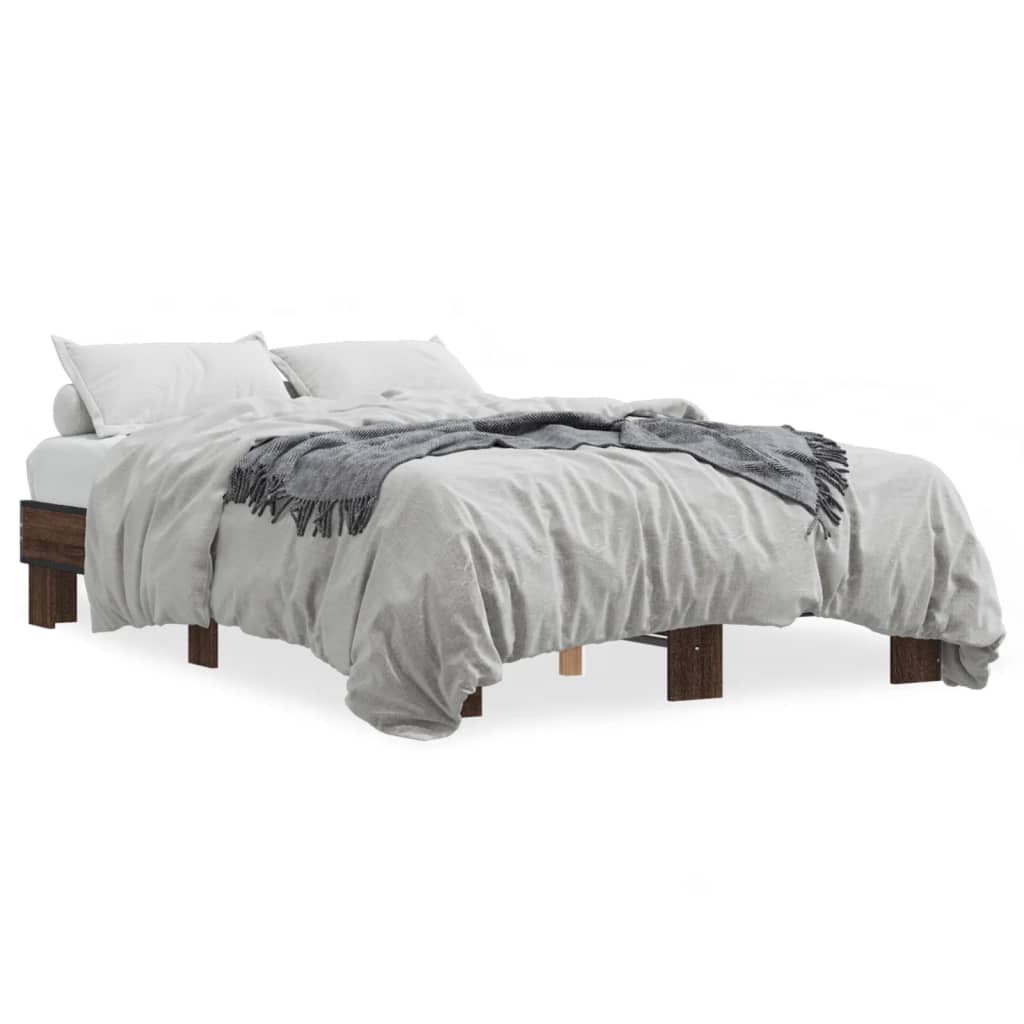 Sengeramme brun eik 140x190 cm konstruert tre og metall
