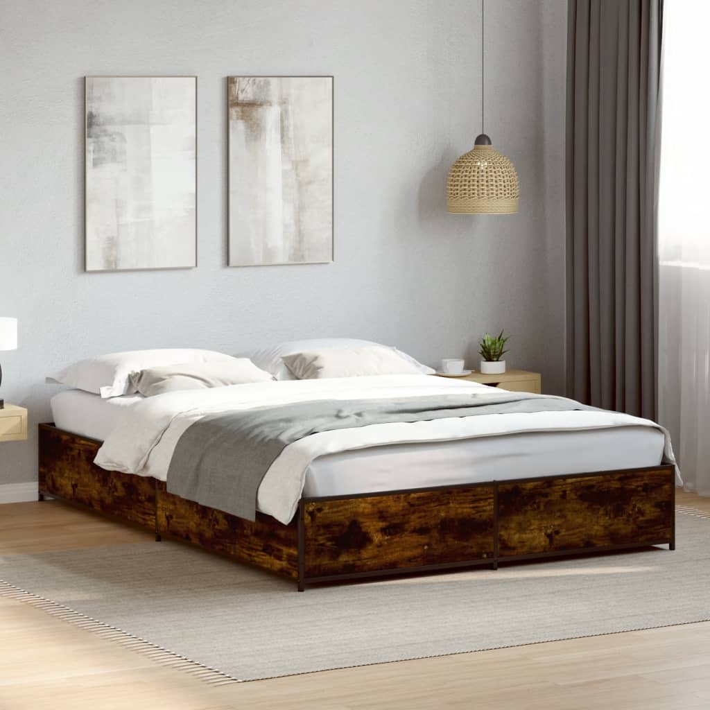 Sengeramme røkt eik 135x190 cm konstruert tre og metall