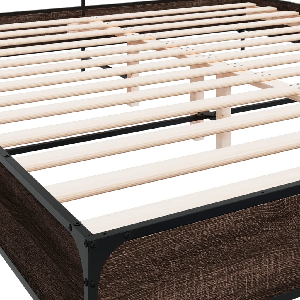 Sengeramme brun eik 200x200 cm konstruert tre og metall