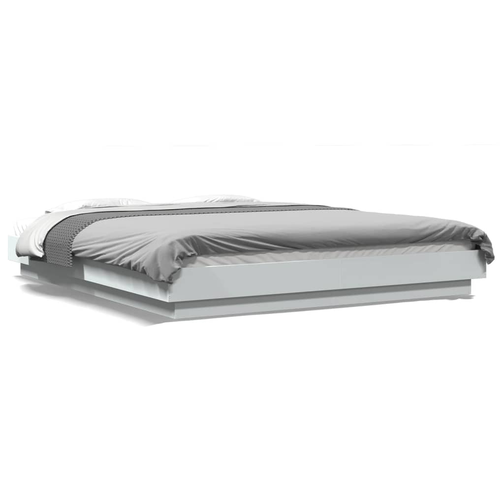 Sengeramme med LED-lys hvit 150x200 cm konstruert tre