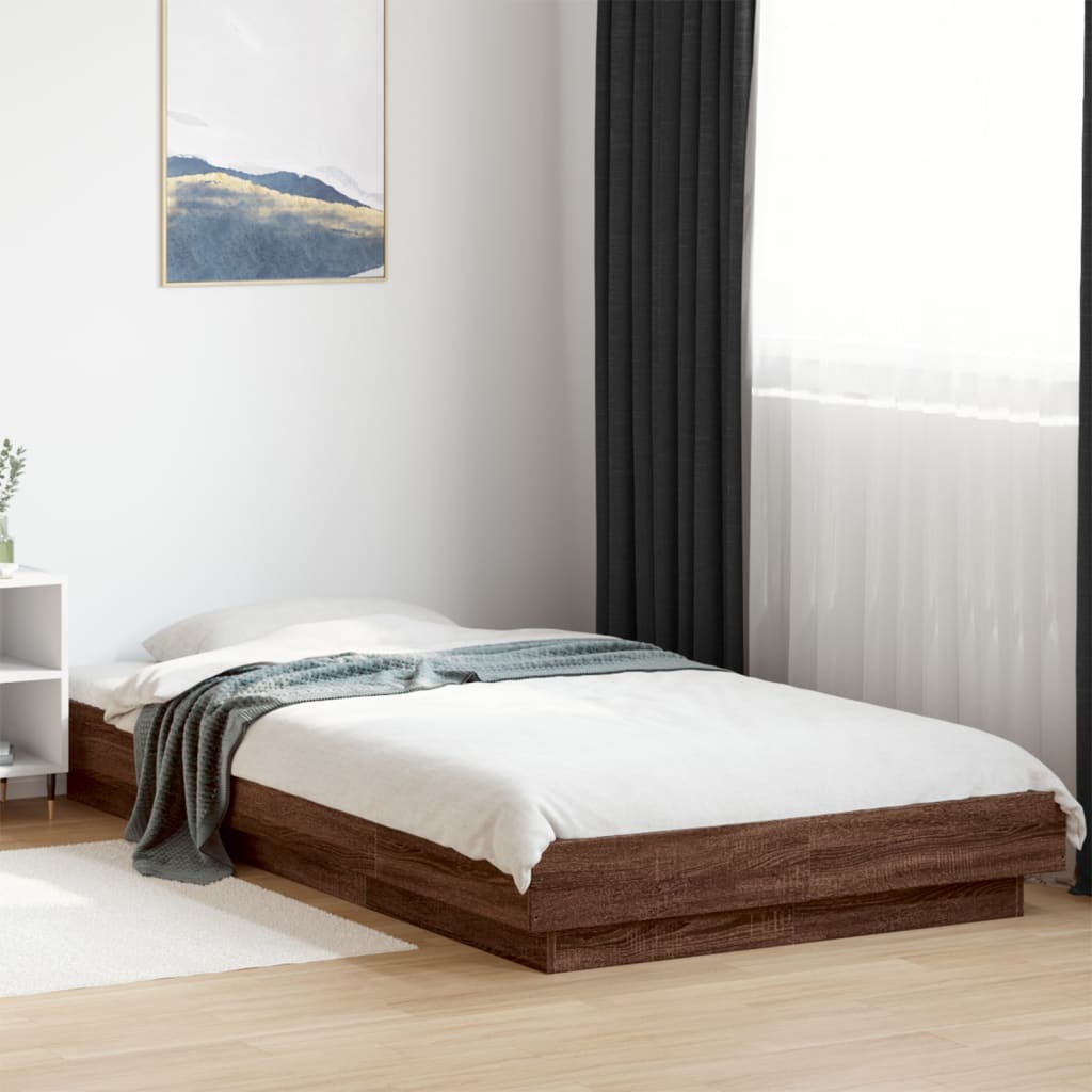 Sengeramme med LED-lys brun eik 75x190 cm konstruert tre