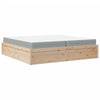 Seng med madrass 200x200 cm heltre furu