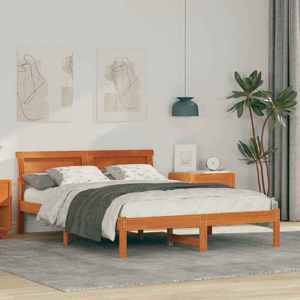 Sengestamme med hodegjerde Voksbrun 135 x 190 cm Heltre furu