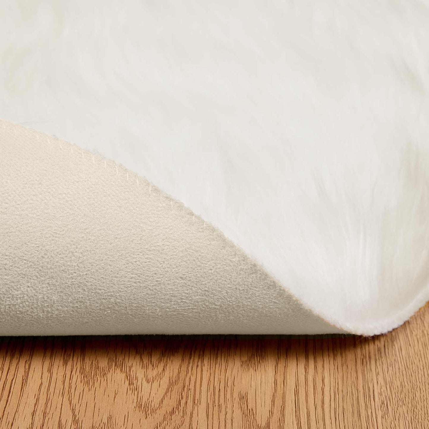 Fusk saueskinnteppe TAFALLA Hvit Ø 100 cm Polyester