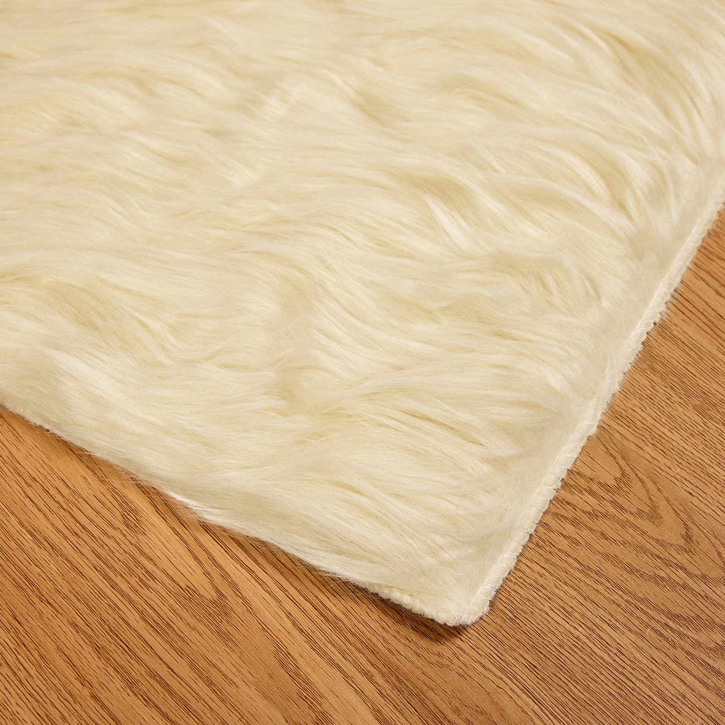 Fusk saueskinnteppe TAFALLA Krem 80 x 250 cm Polyester