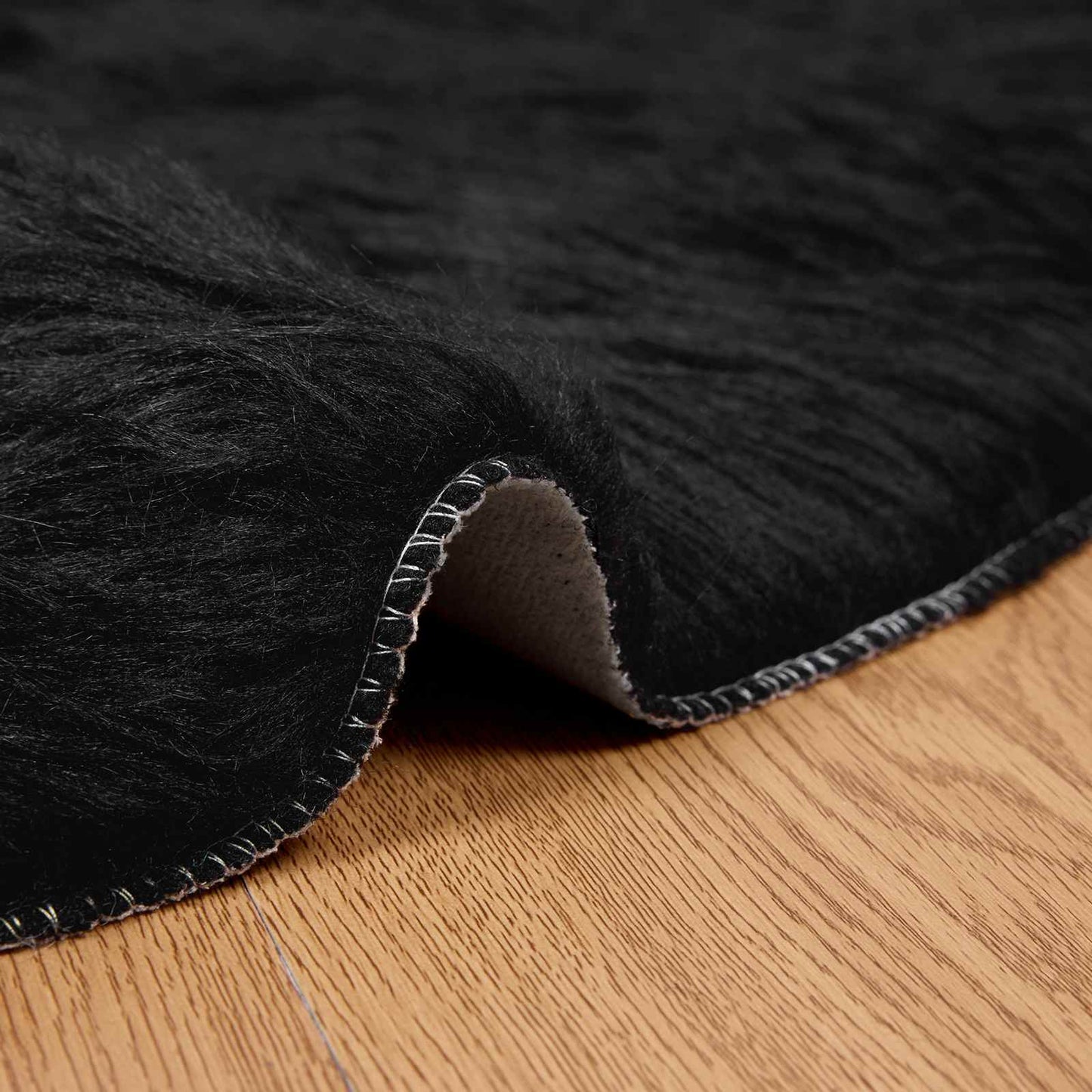 Fusk saueskinnteppe TAFALLA Svart Ø 160 cm Polyester