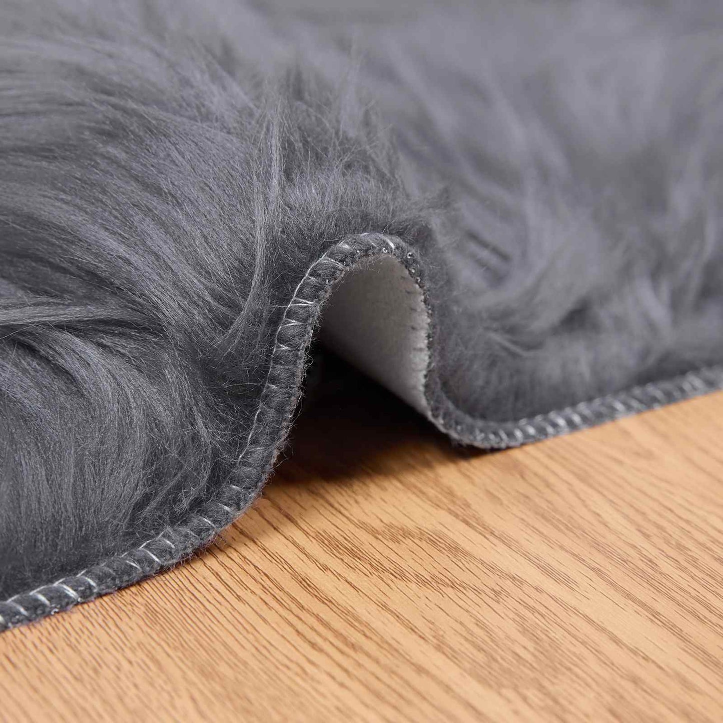Fusk saueskinnteppe TAFALLA Antrasitt 100 x 200 cm Polyester