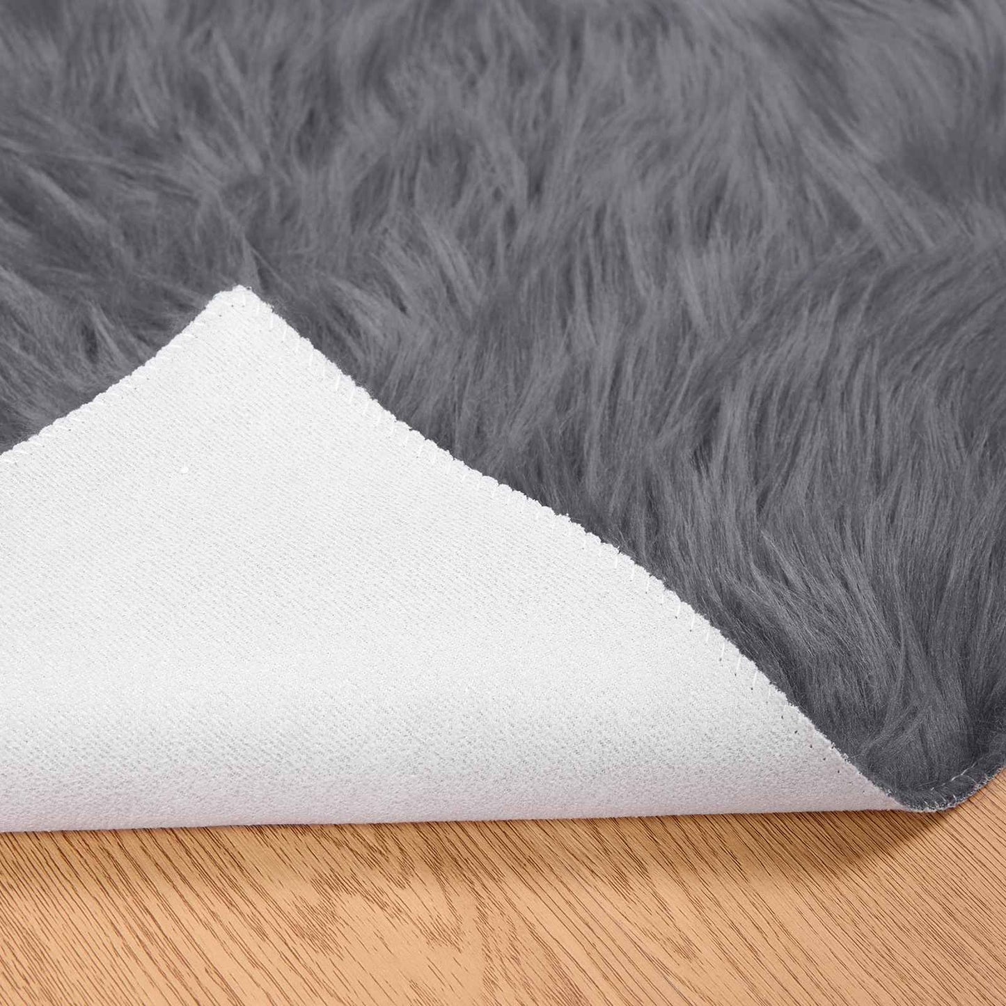 Fusk saueskinnteppe TAFALLA Antrasitt 200 x 200 cm Polyester