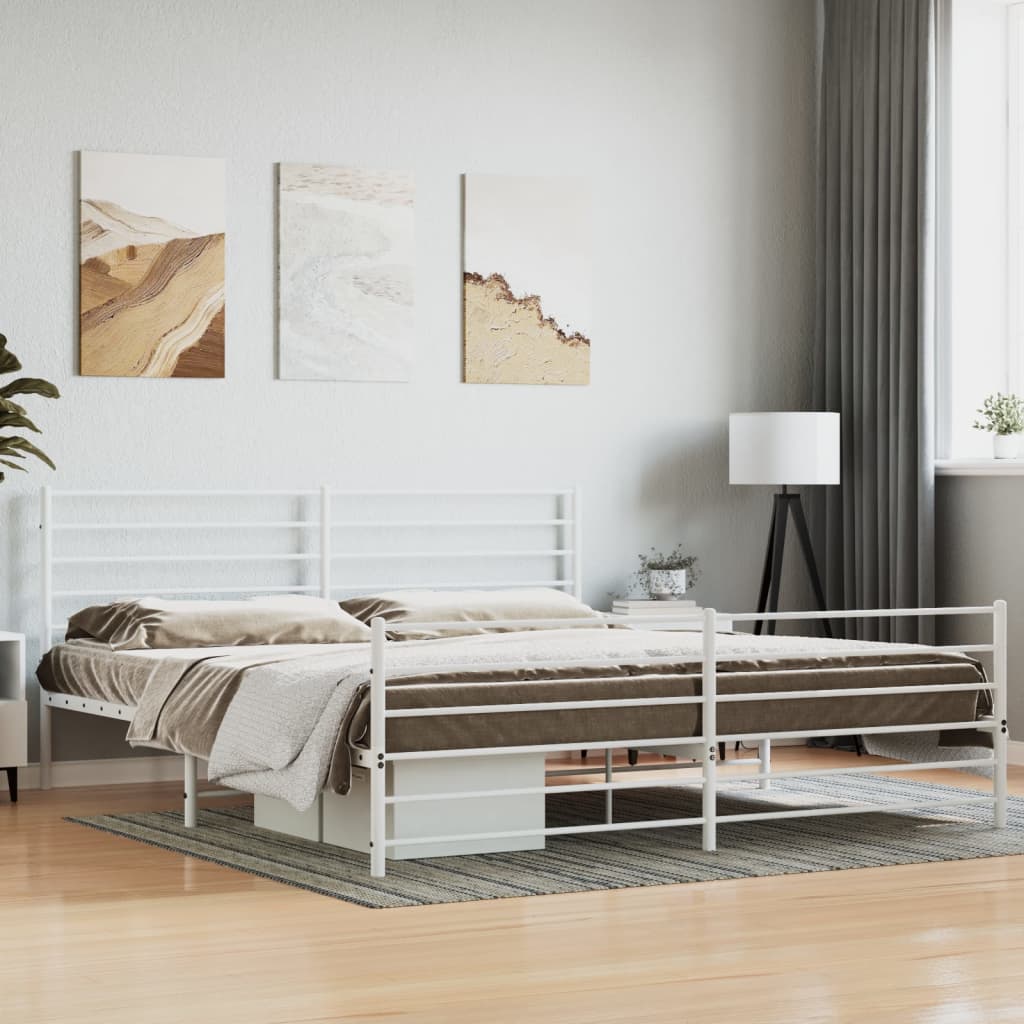 Sengeramme i metall med hode- og fotgavl hvit 183x213 cm