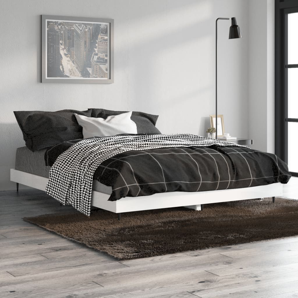 Sengeramme høyglans hvit 135x190 cm konstruert tre